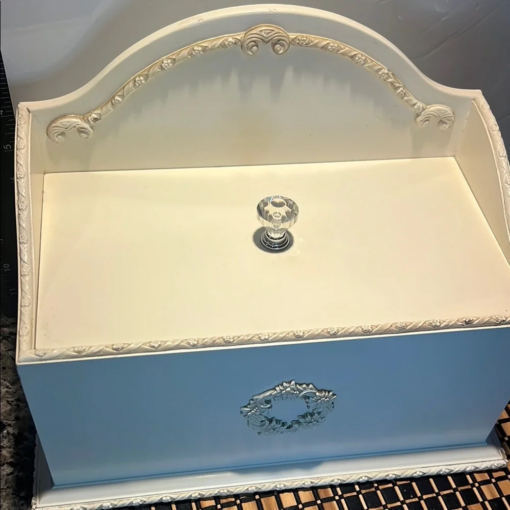 Elegant Cream and White Decorative Box
